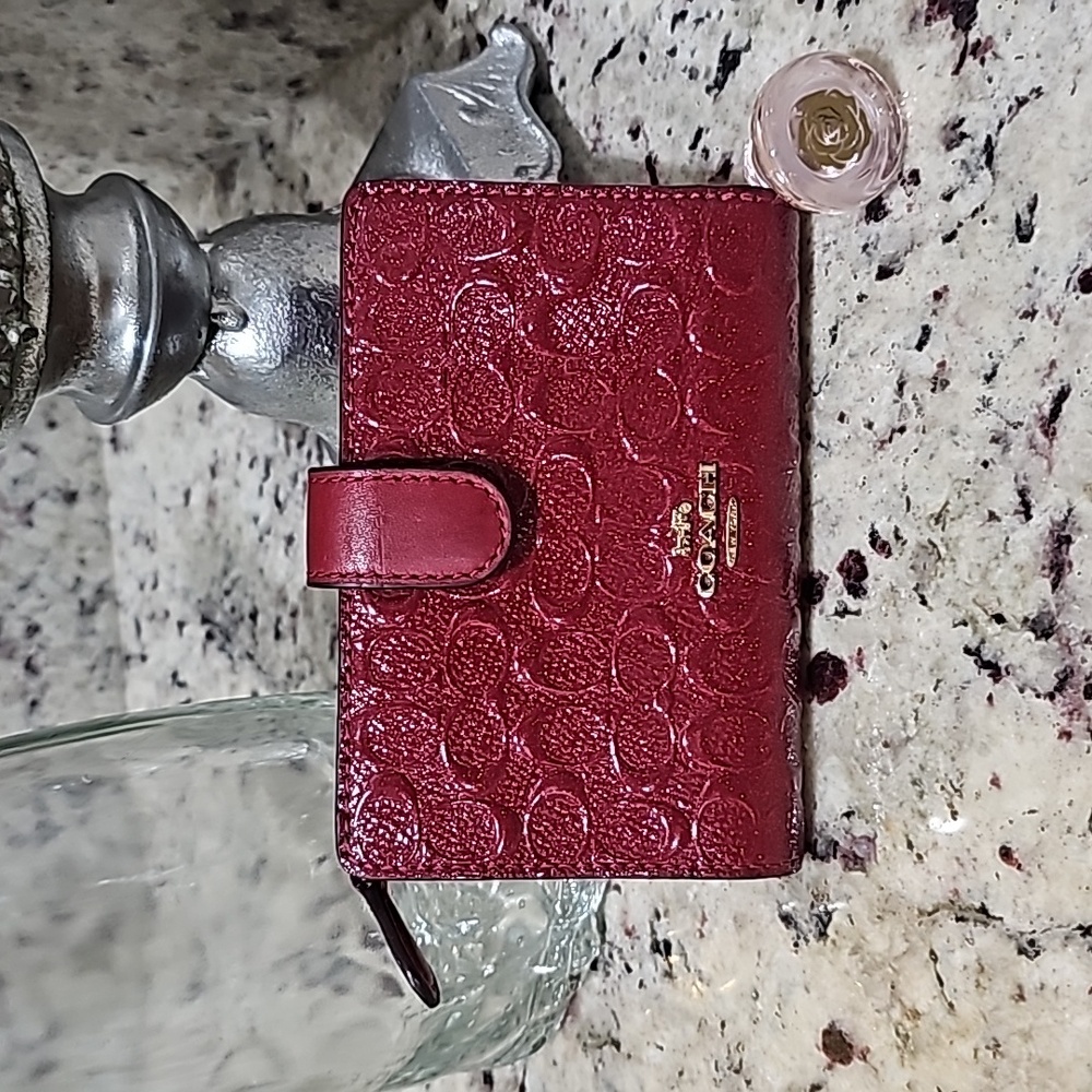 COACH BURGUNDY SPARKLY GLITTERY LEATHER WALLET 6X3.5X1 INCHES